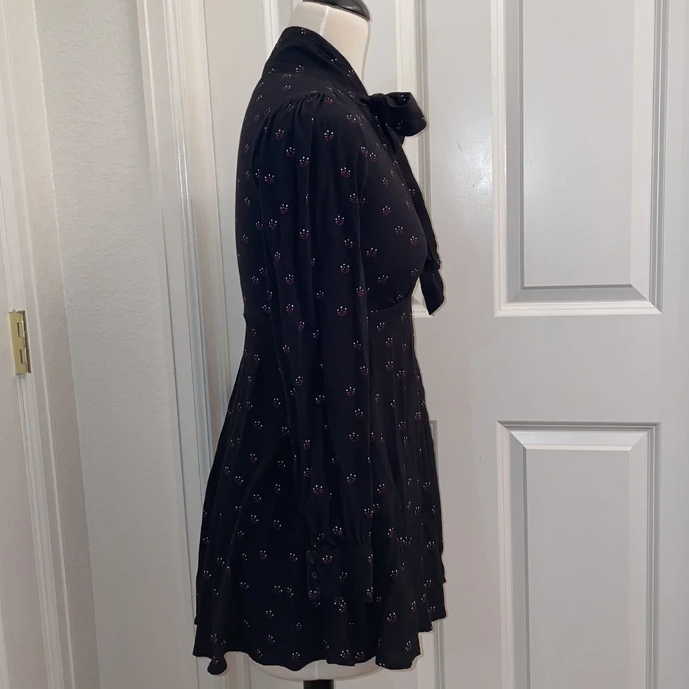 003: EXPRESS v-neck keyhole cutout long sleeve mini dress is women's size XS - Picture 4 of 11